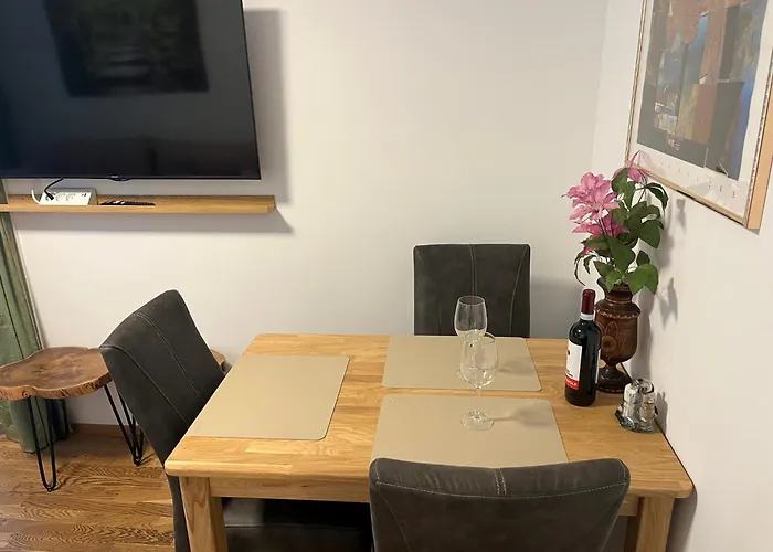 アパート Alpenblick 1d *